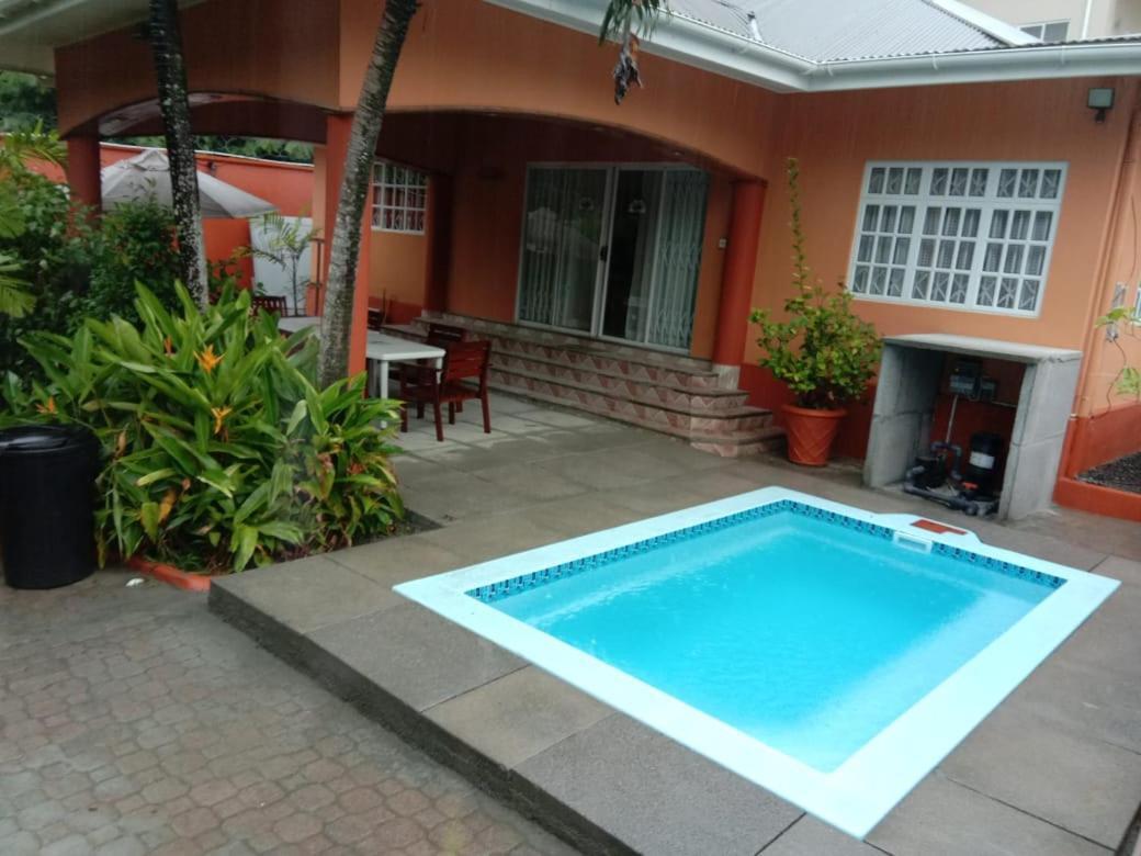 Beau Vallon Villa Self Catering With Pool Екстериор снимка
